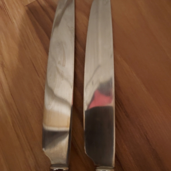 Pfaltzgraff Flatware Delicious Apple Stainless Steel Two 9.25" Knives - Picture 3 of 6